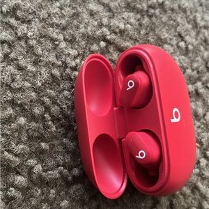 Powerbeats noise cancellation